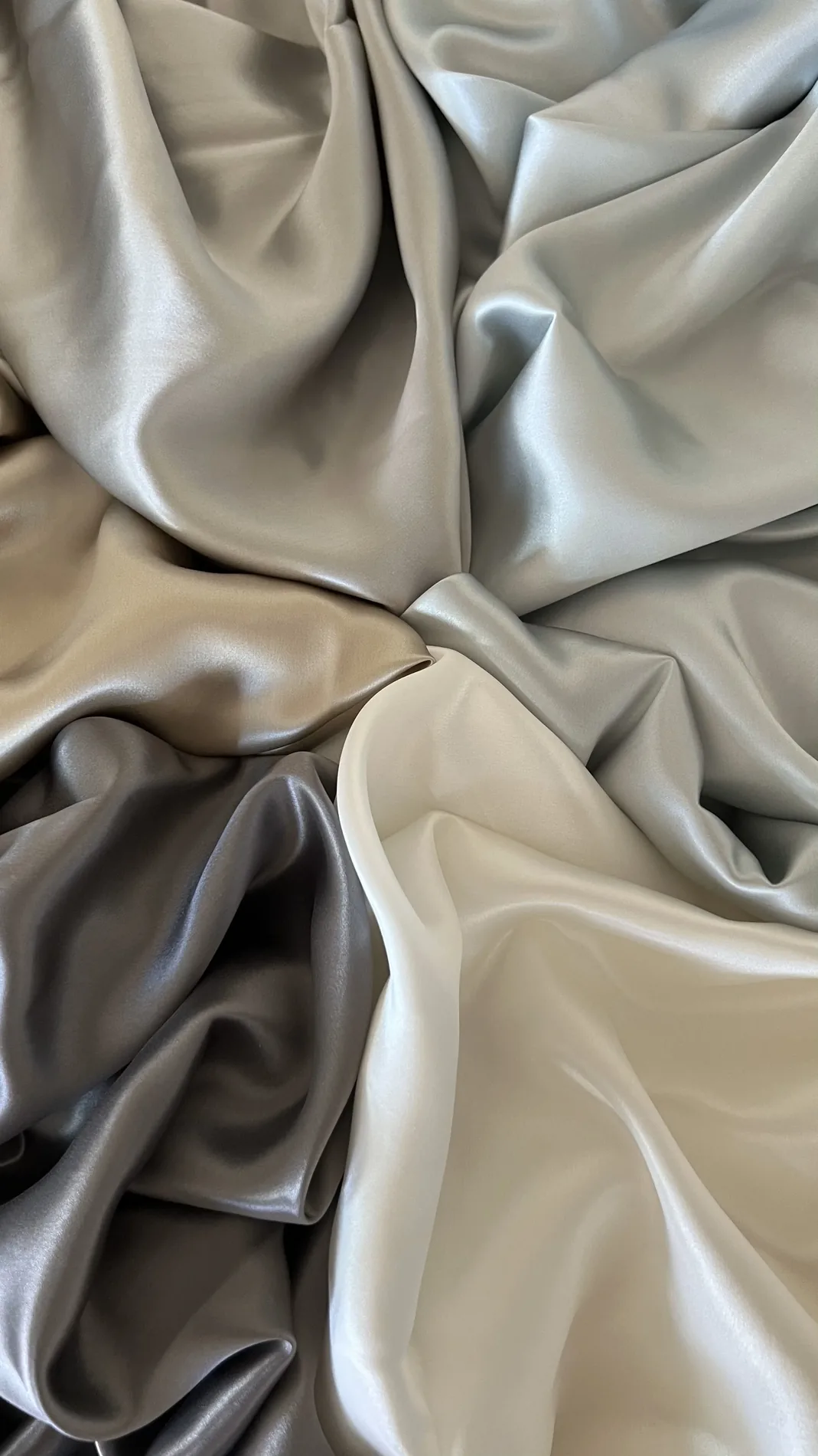What Is 6A Grade, 22-Momme Mulberry Silk? A Buyer's Guide — Delite Luxury